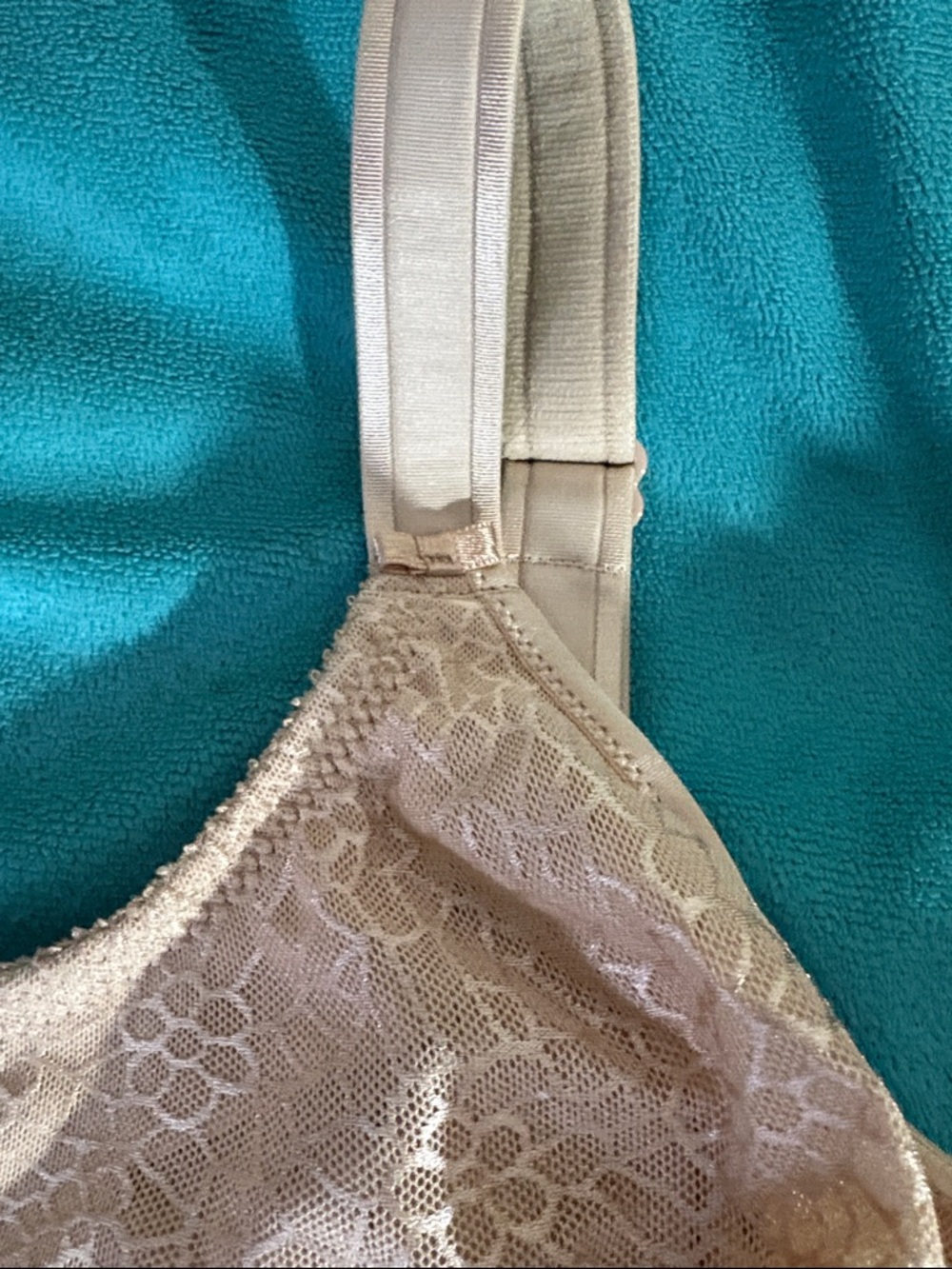 Chantelle C Magnifique Minimizer Seamless Soft Cup Bra - Picture 8 of 10